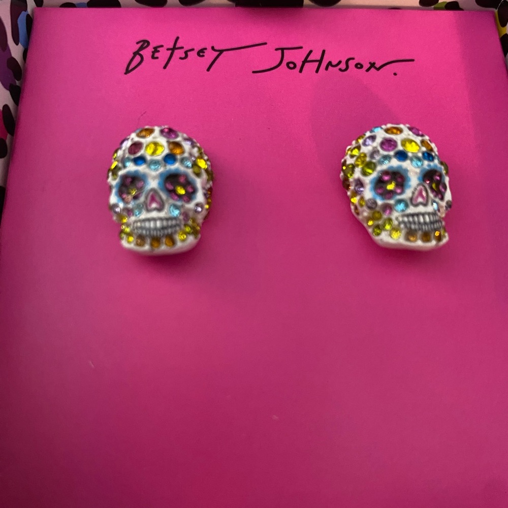 Betsey Johnson Multicolor Skull Stud Earrings NWOT - Picture 2 of 6